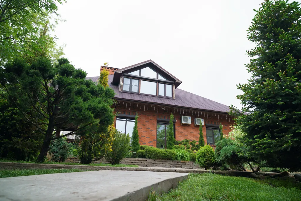 Загородный дом-шале "Pinebrook", аренда, у реки Дон. Сезонный бассейн.