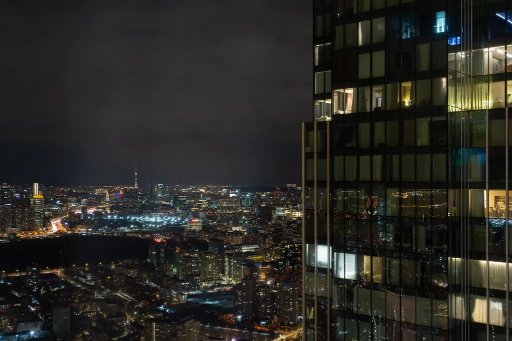 Редкий Пентхаус-формат на 64 этаже, оникс, подсветка, панорамные окна