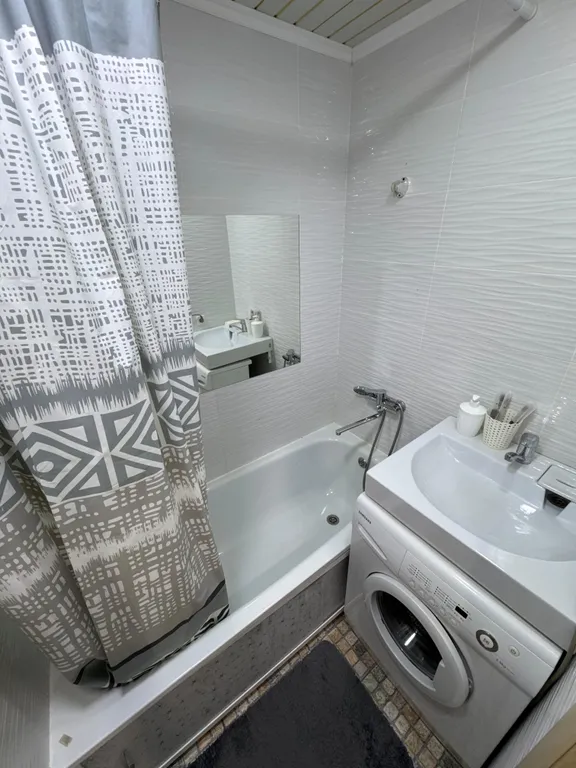 Двухкомнатная квартира рядом с набережной города