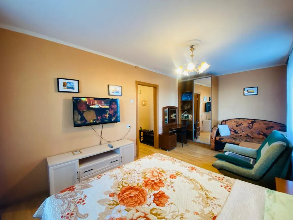 2-х комнатная квартира в Октябрьском районе, с балконом