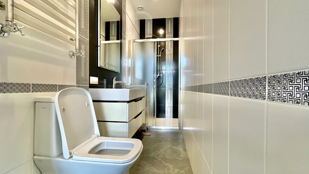 Дом с видом на горы и море