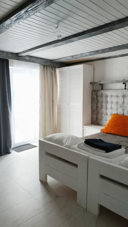 Коттедж Коттедж с камином и террасой — Отрадная