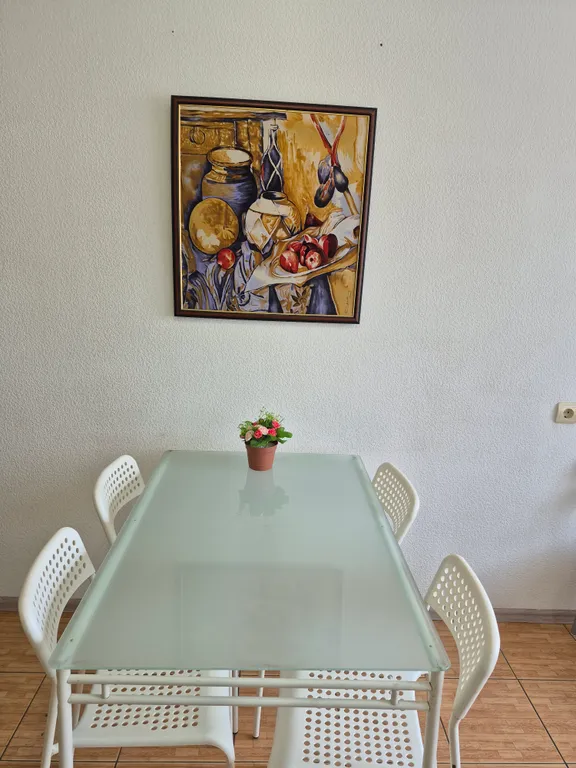 Большая трёхкомнатная квартира рядом с тц ультра