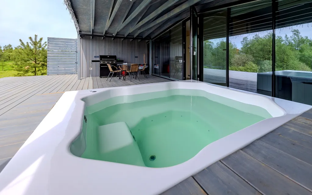 Эко-дом с горячей джакузи и профессиональным грилем на террасе