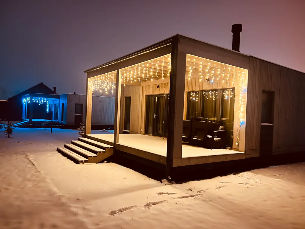 Коттедж Новый комфортабельный дом на берегу лесного озера Маролампи — Стеклянный