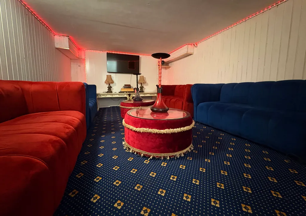 Дом с бассейном