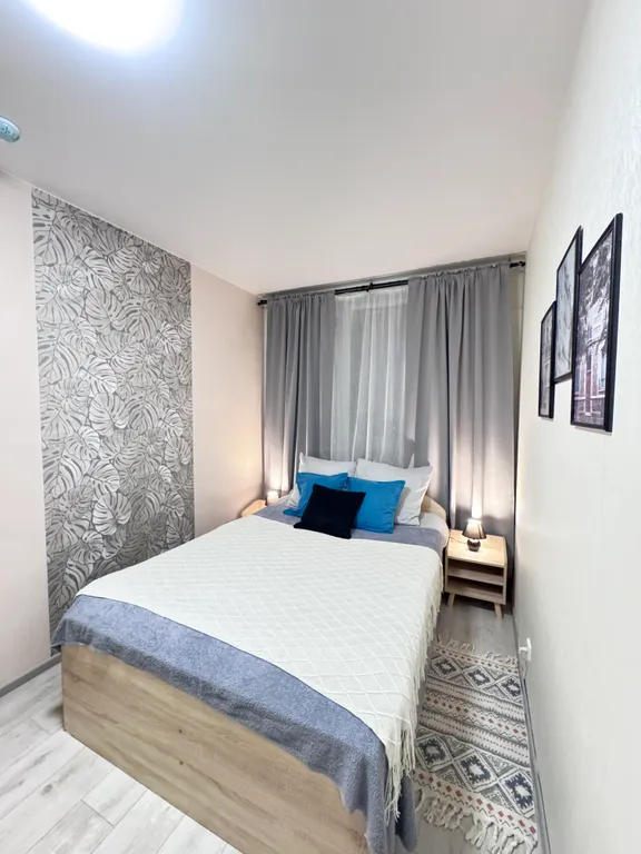 Уютная евродвухкомнатная квартира у Планеты