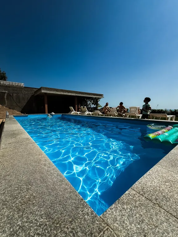 Квартира Трехкомнатная квартира с бассейном и потрясающим видом на море — Сириус