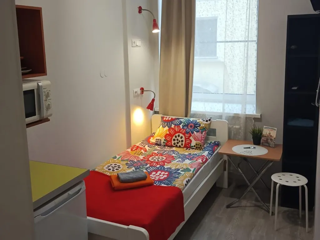 Квартира Квартира Уютный номер в миниотеле рядом с Аничковым мостом, окно во двор — Санкт-Петербург