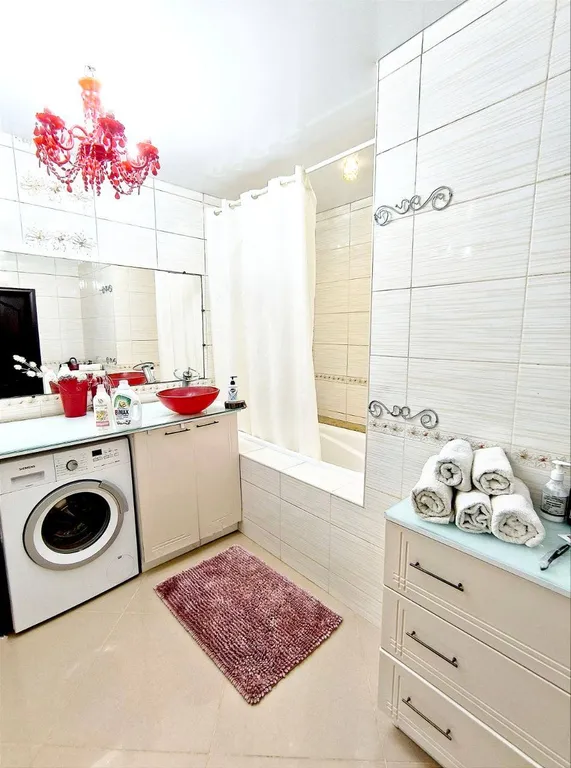 Чистый дом на большую компанию, хорошие матрасы