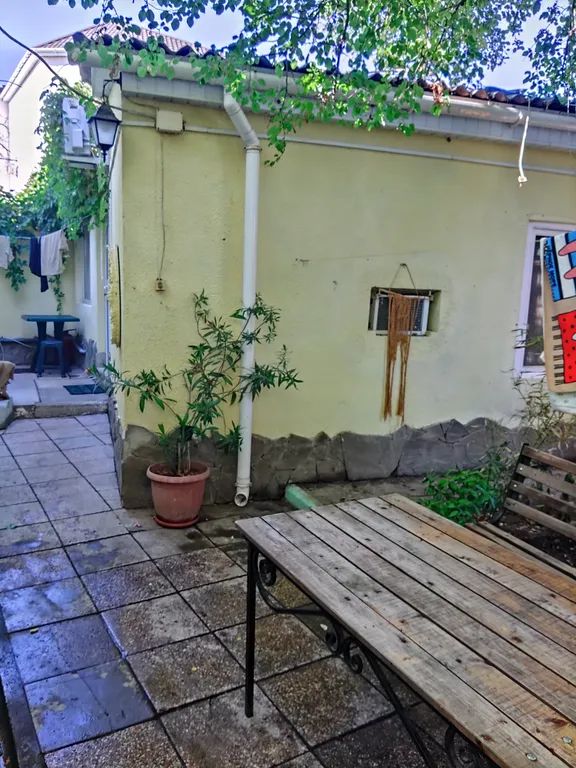 Домик возле моря