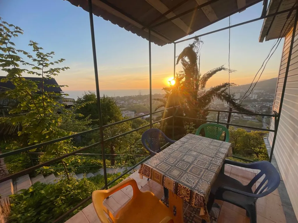 Коттедж Домик-эконом с террасой и видом на море и горы — аренда посуточно в Лазаревское