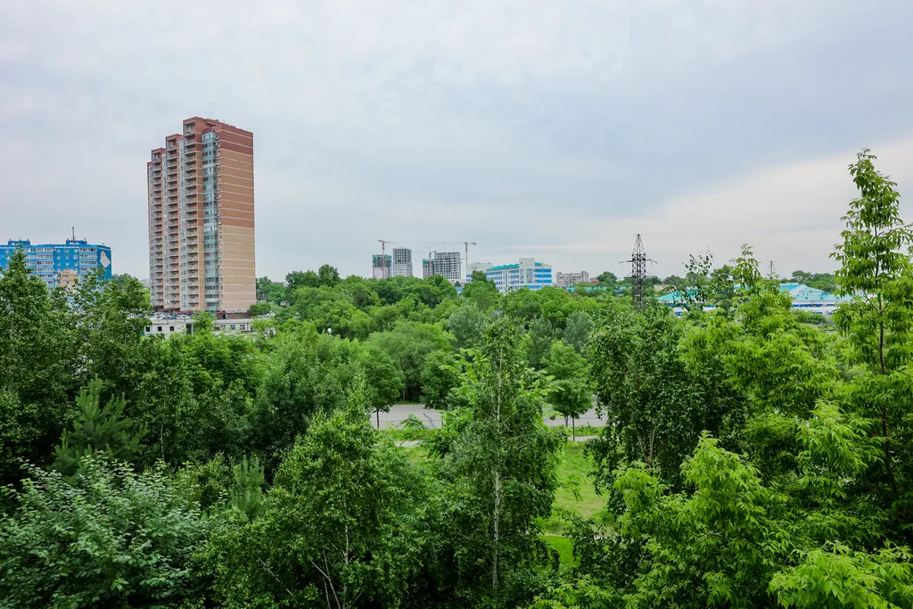 Двухместная комната с балконом и общим санузлом (White, Gold)