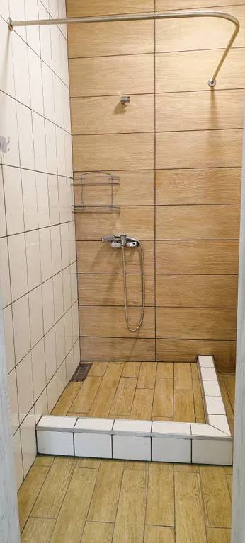 Коттедж Часть дома со своим двором и беседкой — Геленджик