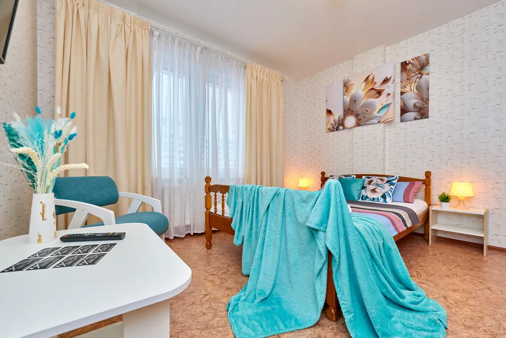 Уютная двухкомнатная квартира с отдельной кухней на 7 человек