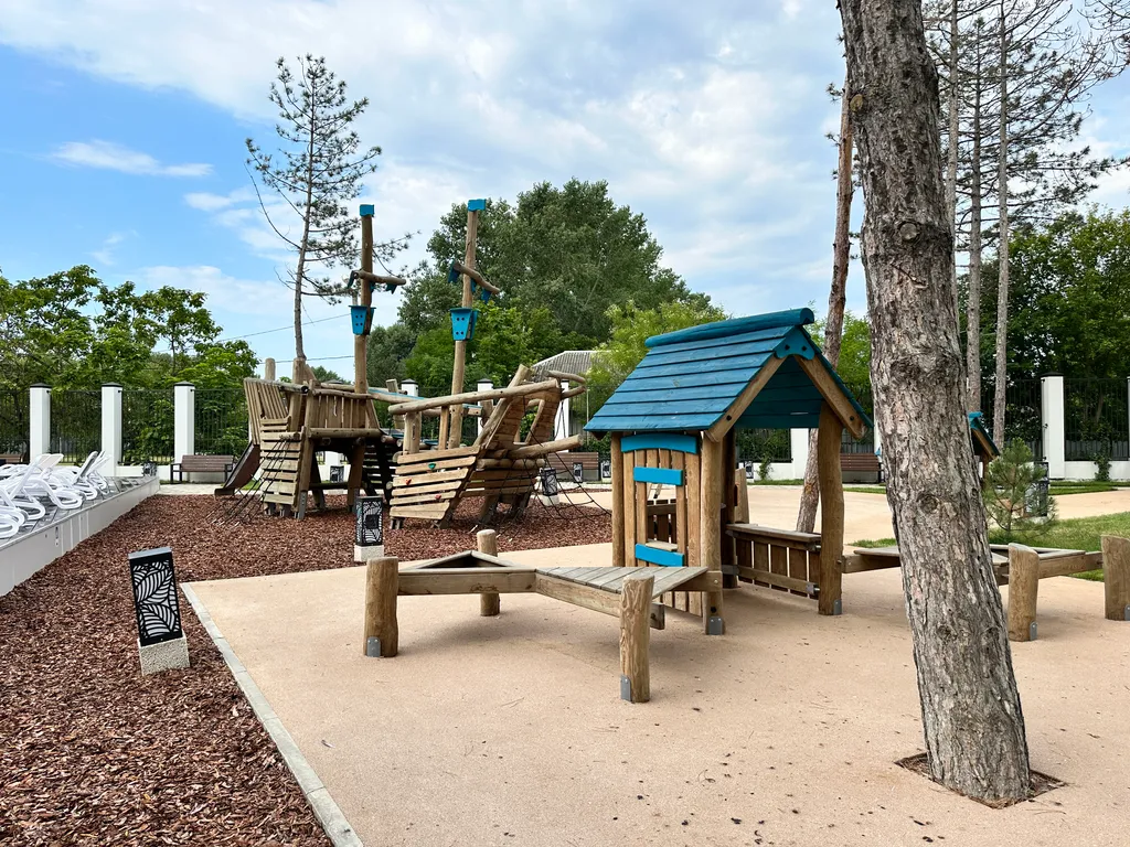 Евродвушка в клубной резиденции Европа с бассейном