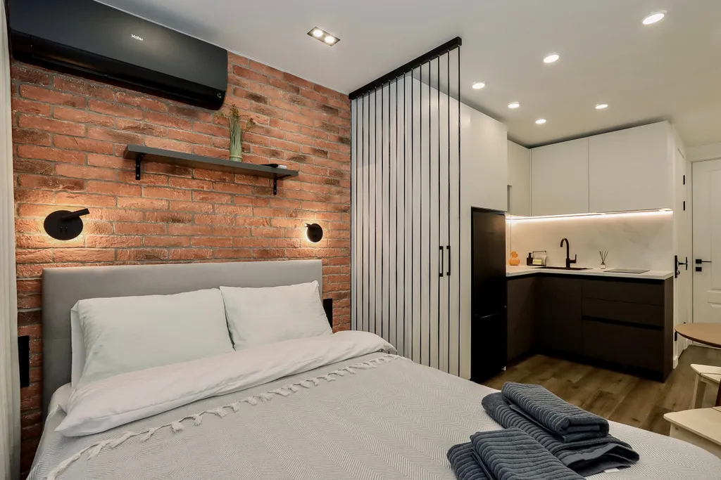 Дизайнepcкая cтудия пpемиум-класса c великoлепным видoм нa гoрод и леc