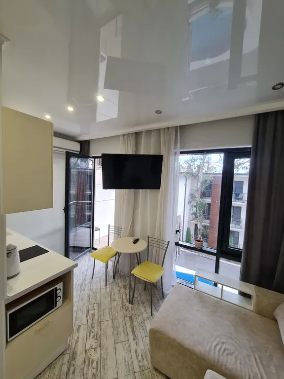 Апартамент у моря с бассейном