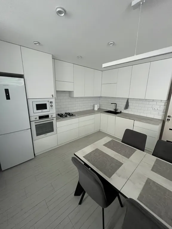 Евро двушка рядом с Монастырём