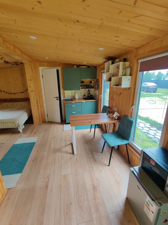 Домик с баней в лесу