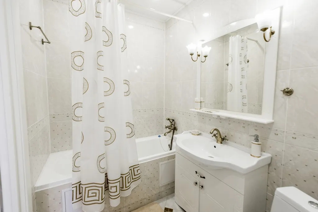 Студия в центре (рядом Суворовское училище и Хилтон)