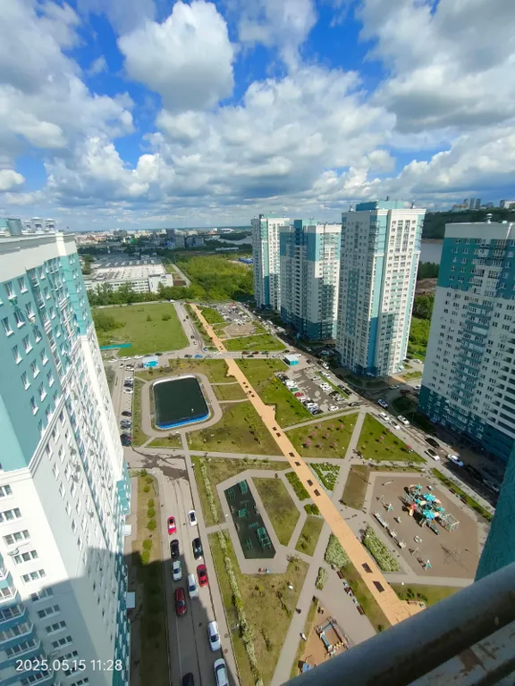 Уютная двухкомнатная квартира с видом на город и реку с 25 этажа