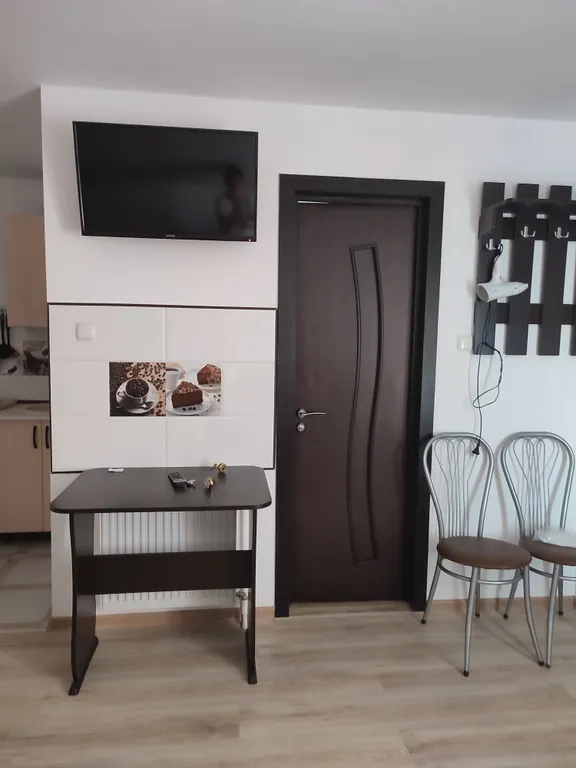 Квартира Квартира Уютная студия с мини-кухней и большим балконом — Любимовка