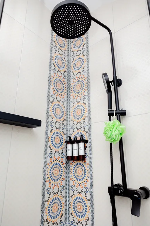 Домик у моря с бассейном