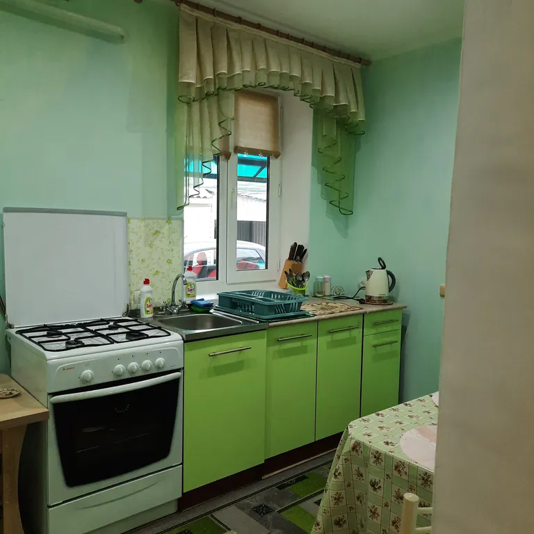 Половина двухэтажного дома у моря