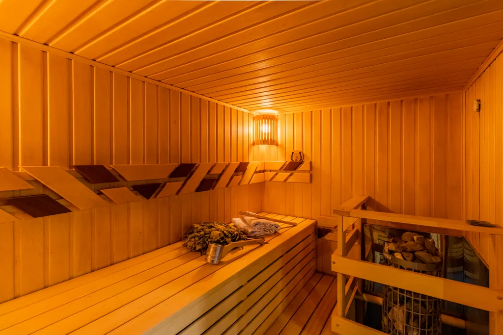 Дом у озера Solar love