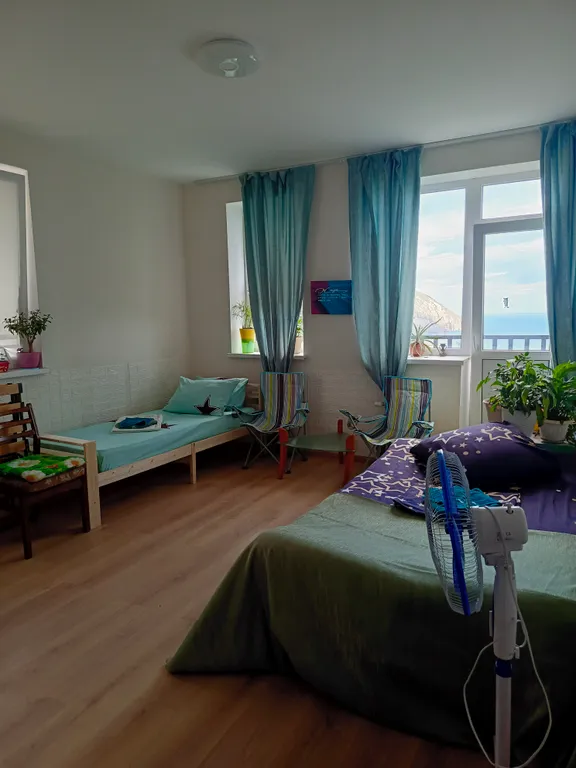 Комната в квартире с видом на море, кондиционер, дом новый