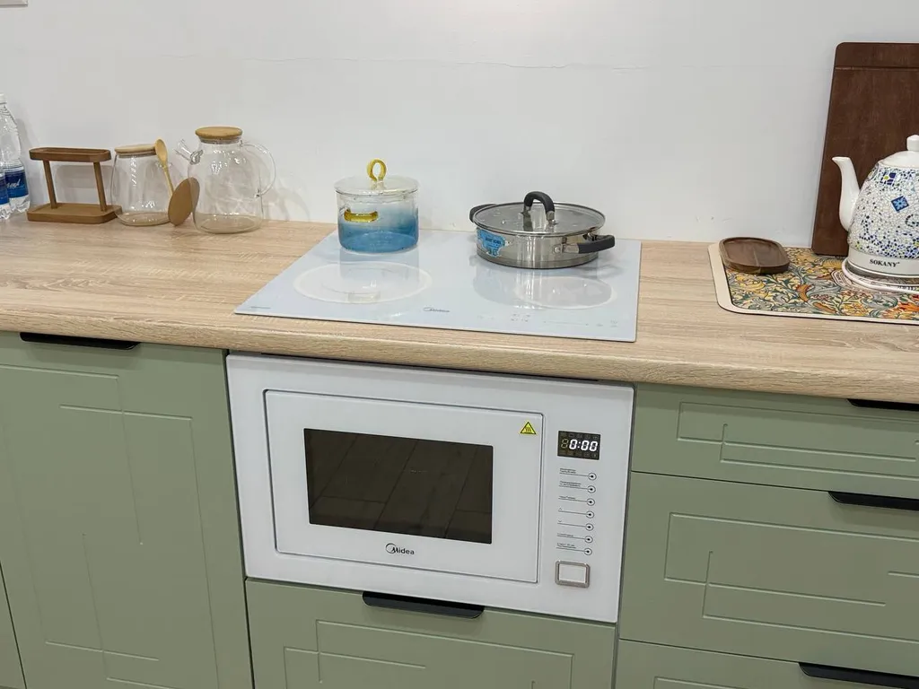 Leonardo apt with a sunset view