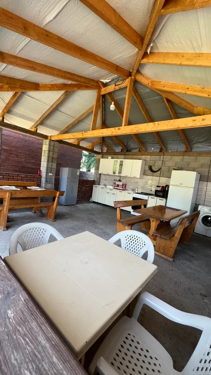 Трёхместный номер  в деревянном домике