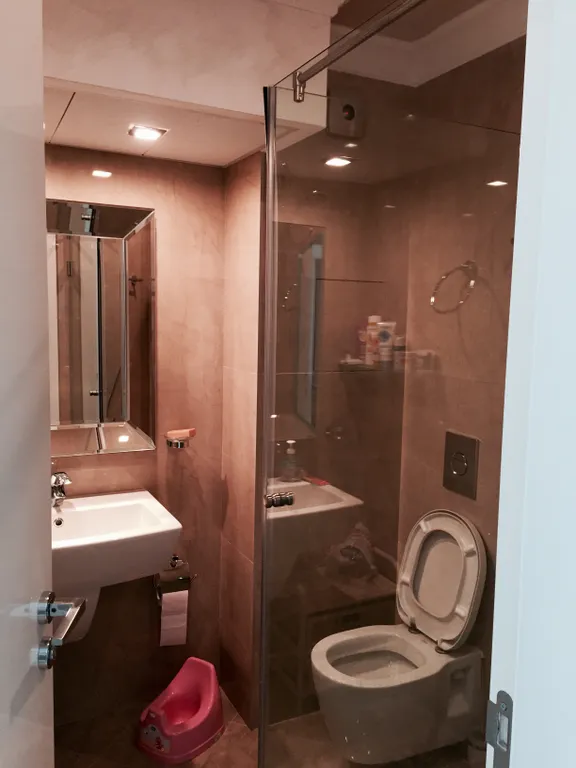 Трёхкомнатная квартира у пляжа, вид на море из всех комнат, два бассейна