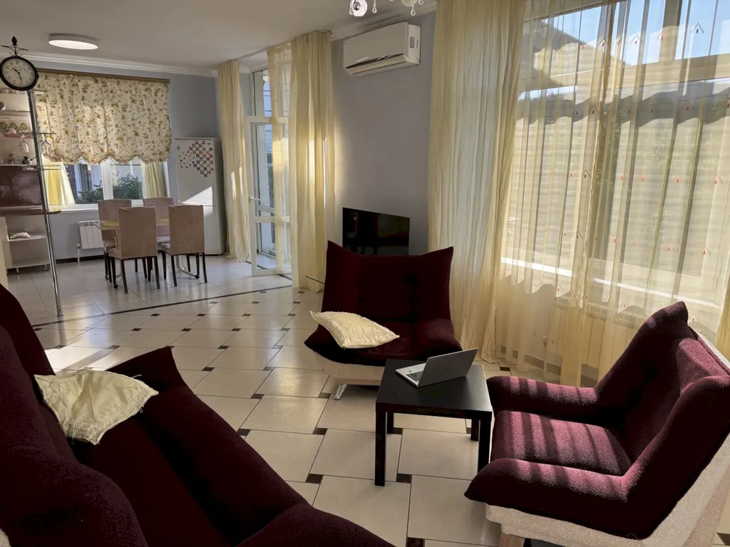 Двухэтажный коттедж с террасой и мангалом - Голубая бухта