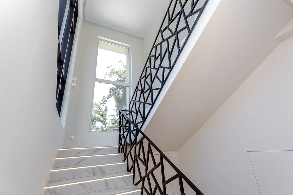 Коттедж Эксклюзивный дом с бассейном (район Ботанического сада) — Владивосток