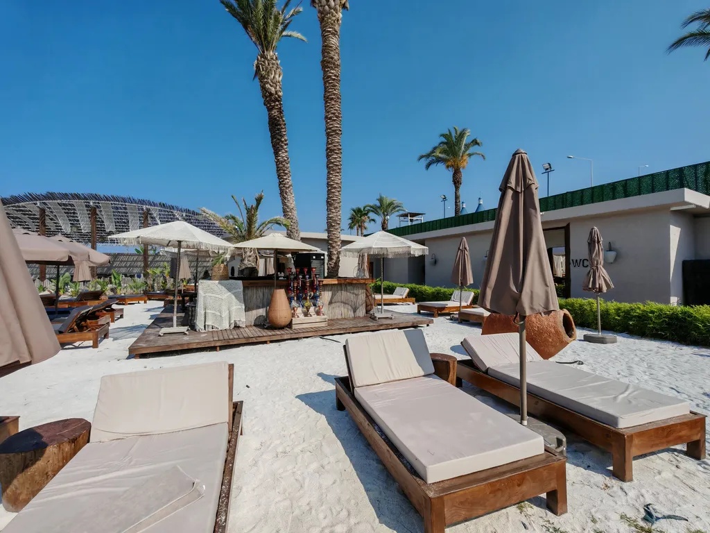 Квартира 1+1 в Azura World c видом на бассейн и аквапарком