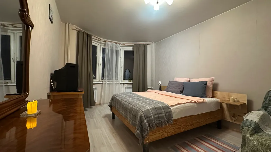 Простая однушка с видом на лес