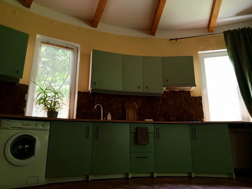 Уединённый Круглый Дом в горах Отшельник