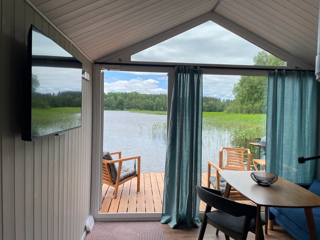 Дом на воде Наедине