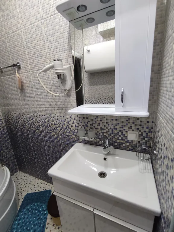 Эллинг на берегу моря