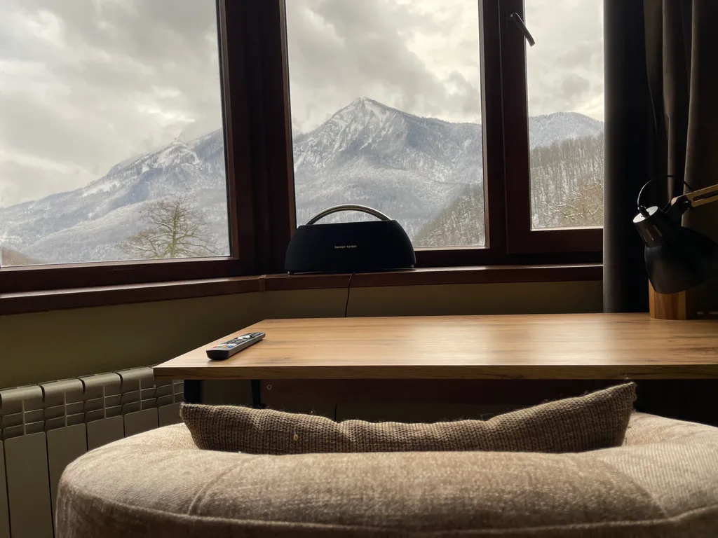 2-комнатный апартамент с видом на Аигбу