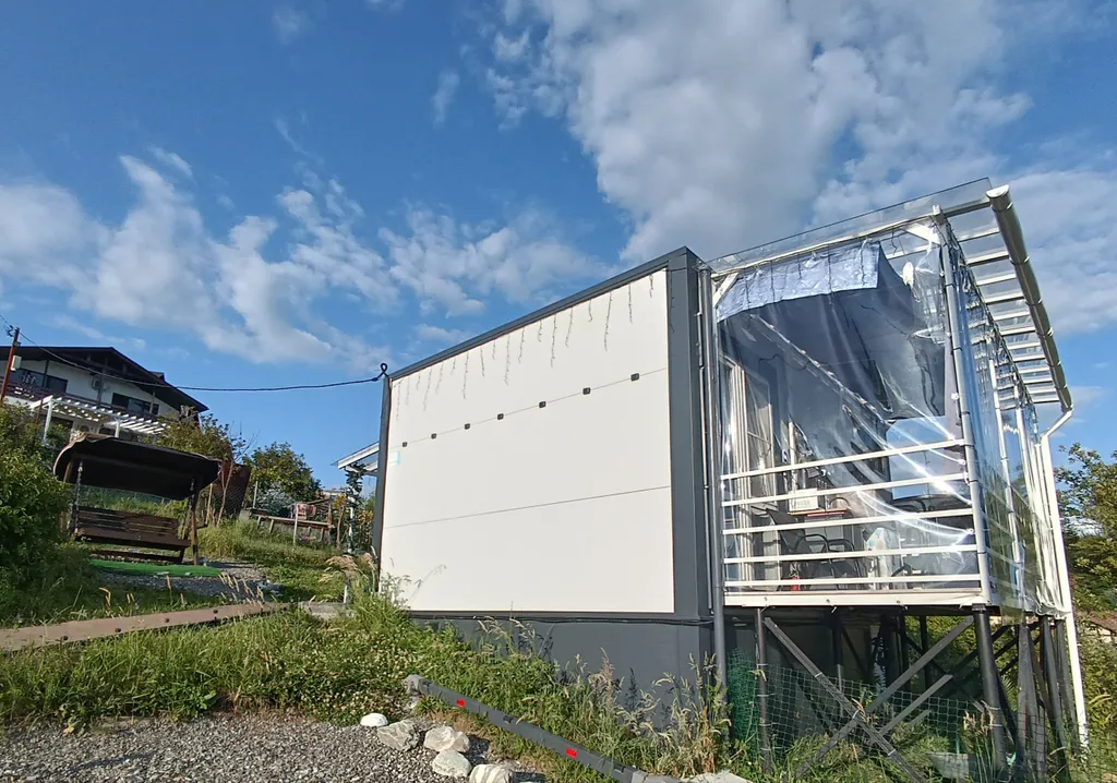 Новый 2-комнатный коттедж с кухней на террасе с видом на море