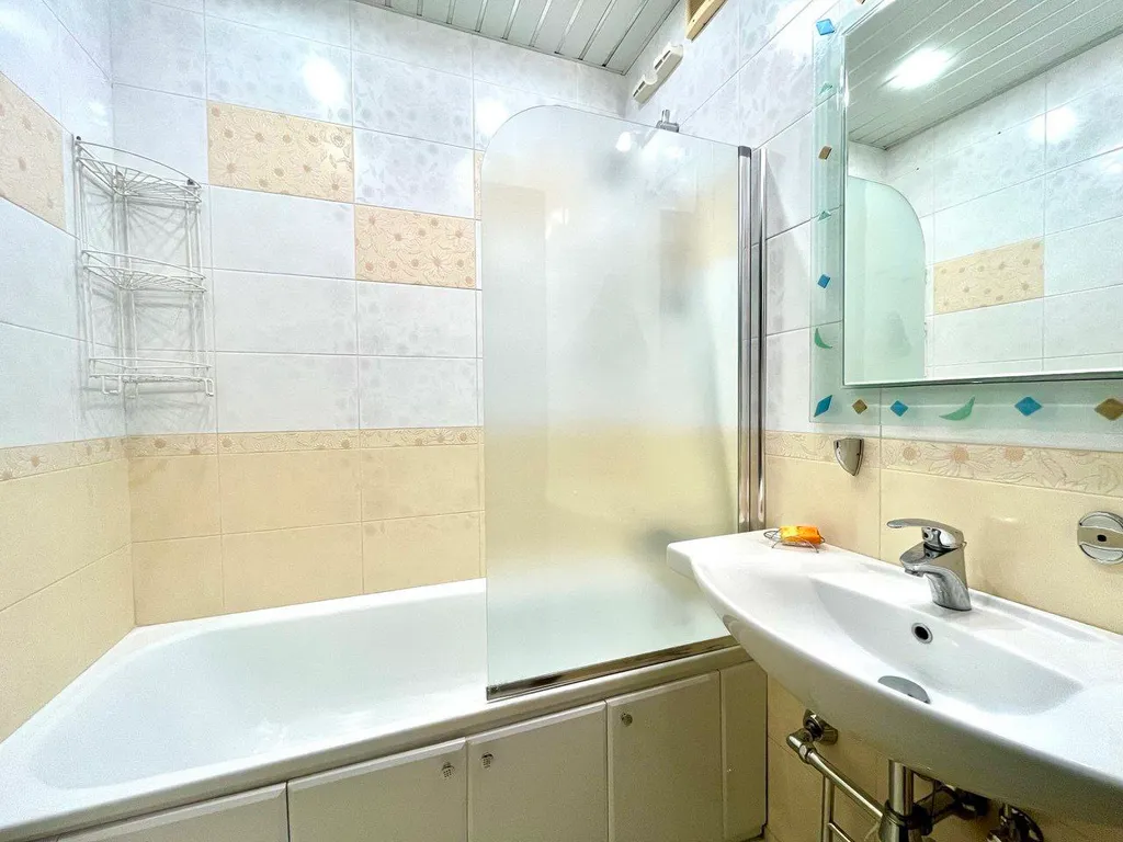 Шикарная квартира с кондиционером и просторной лоджией