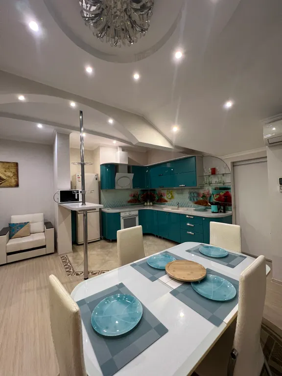 Квартира Квартира Большая 3 комнатная квартра с видом на море — Геленджик