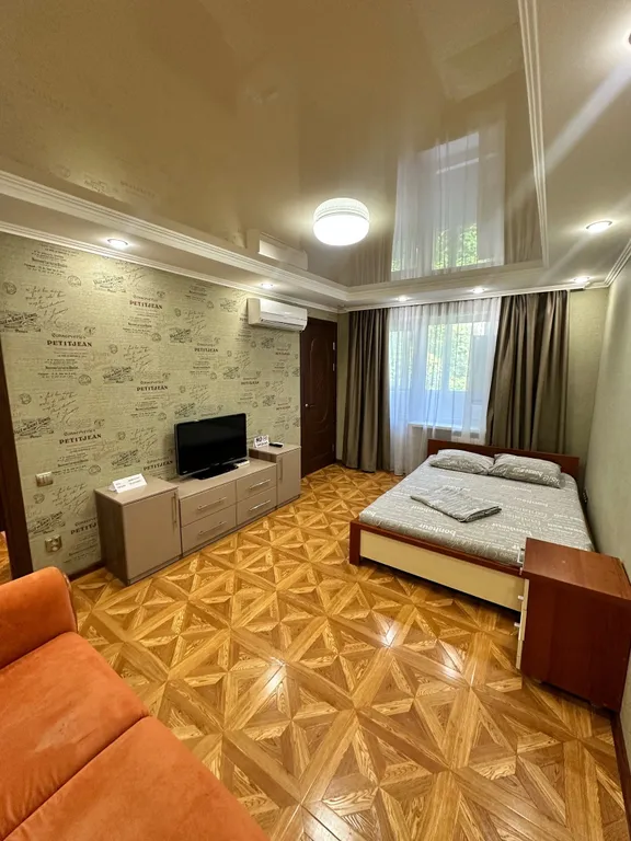 Квартира возле бульвара Пушкина с водой — аренда посуточно в Донецк