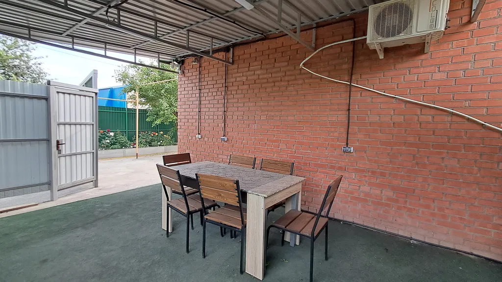 2-х этажный дом в центре города