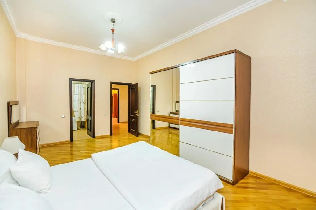 Vip Apartment Manovi