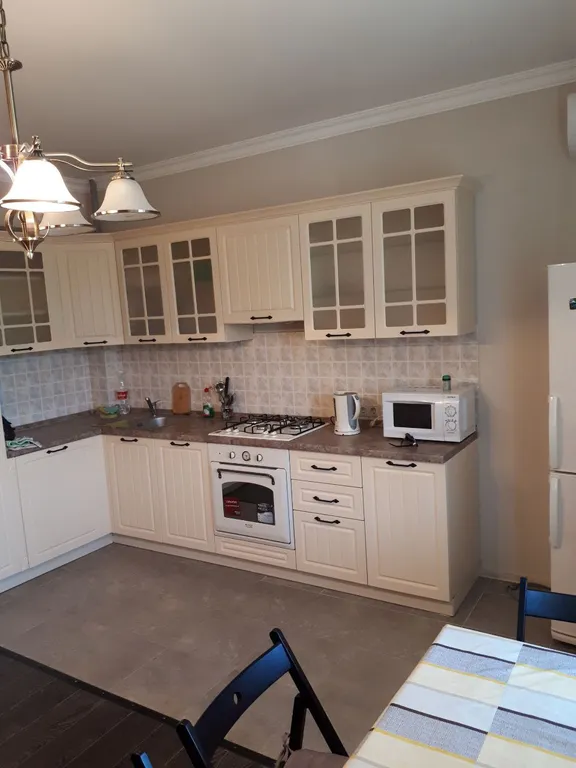 Сдаётся благоустроенная квартира с евроремонтом, новой современной тех