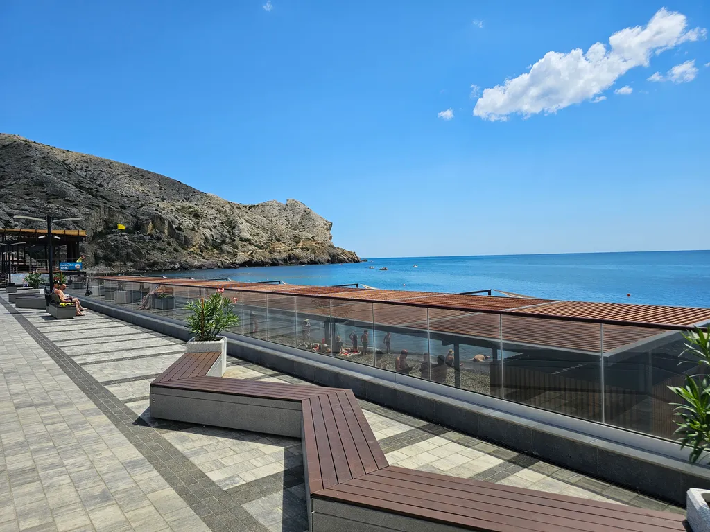 Двухкомнатные апартаменты в апарт-комплексе Атлас с видом на море